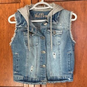 Wallflower Girls Hooded Sleeveless Distressed Denim Jacket M Preowned